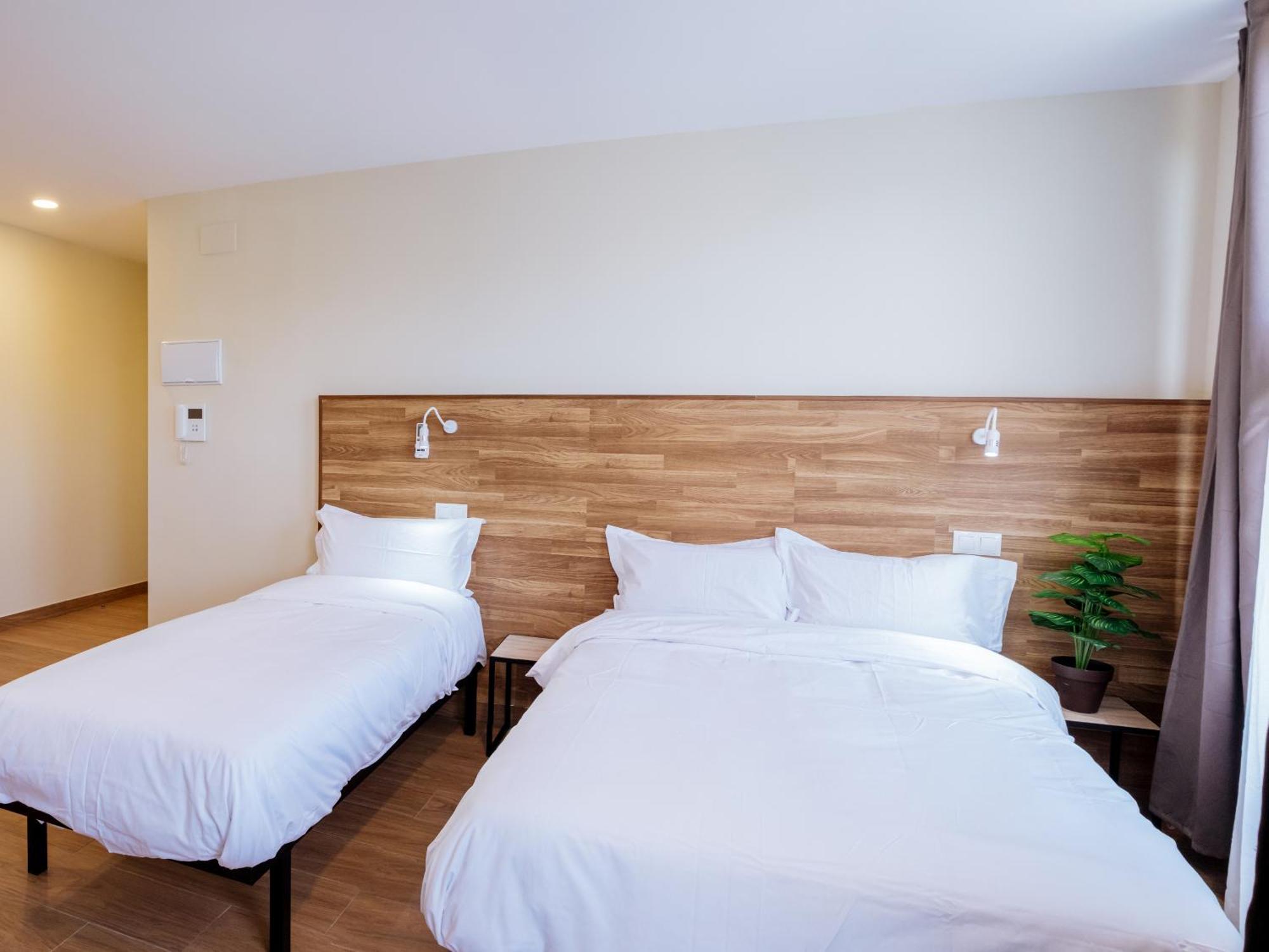 Apartahotel Golden Alcala Alcala de Henares Luaran gambar